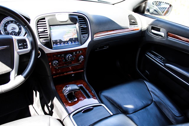 Chrysler 300 photo 3
