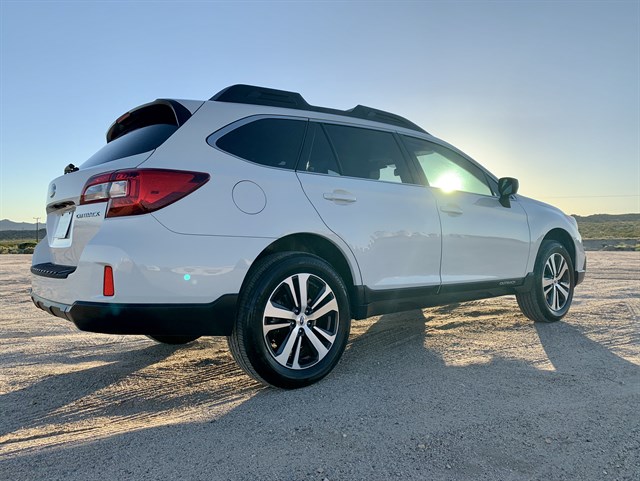Subaru Outback photo 3