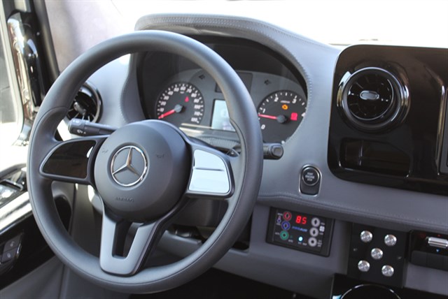 Mercedes-Benz Sprinter photo 24