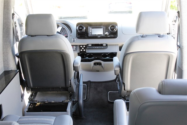 Mercedes-Benz Sprinter photo 17