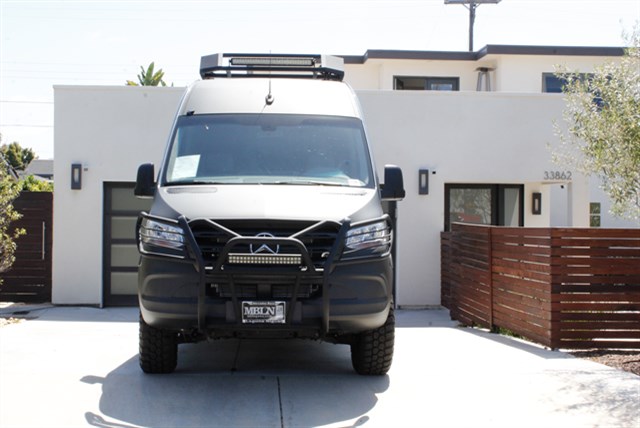 Mercedes-Benz Sprinter photo 3