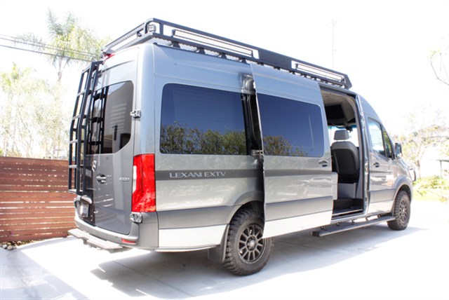 Mercedes-Benz Sprinter photo 9