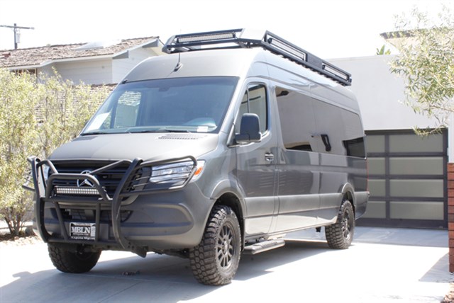 Mercedes-Benz Sprinter photo 2