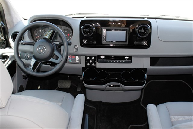 Mercedes-Benz Sprinter photo 20