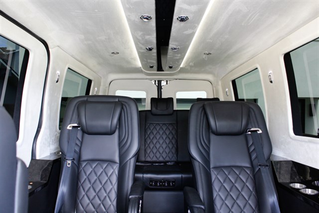 Mercedes-Benz Sprinter photo 16