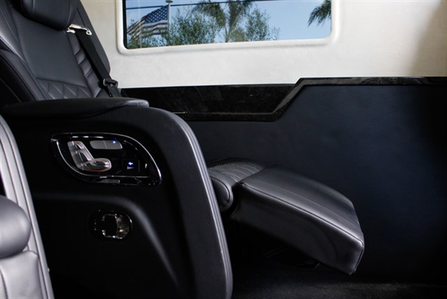 Mercedes-Benz Sprinter photo 13