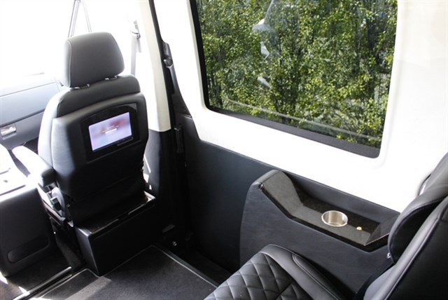 Mercedes-Benz Sprinter photo 18