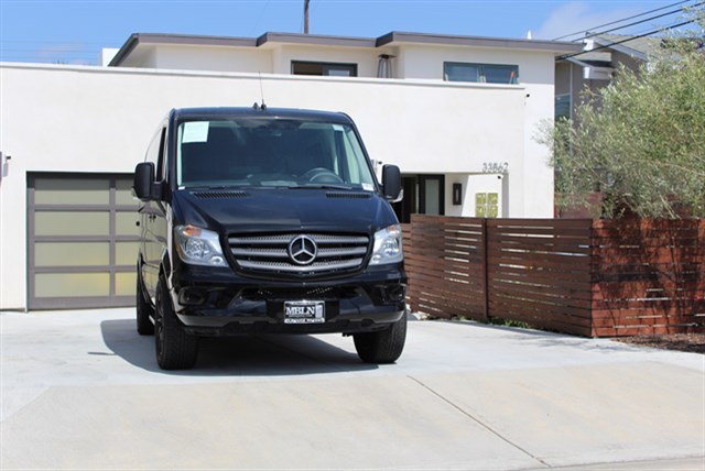 Mercedes-Benz Sprinter photo 2