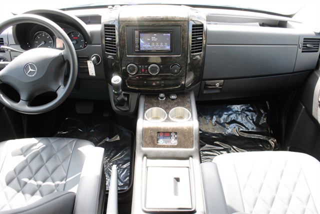 Mercedes-Benz Sprinter photo 7