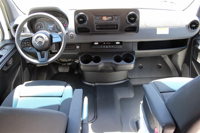 Mercedes Sprinter photo 5