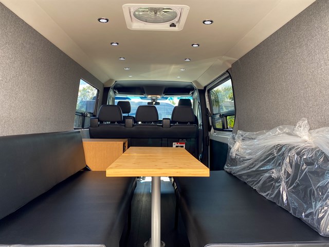 Mercedes Sprinter photo 31
