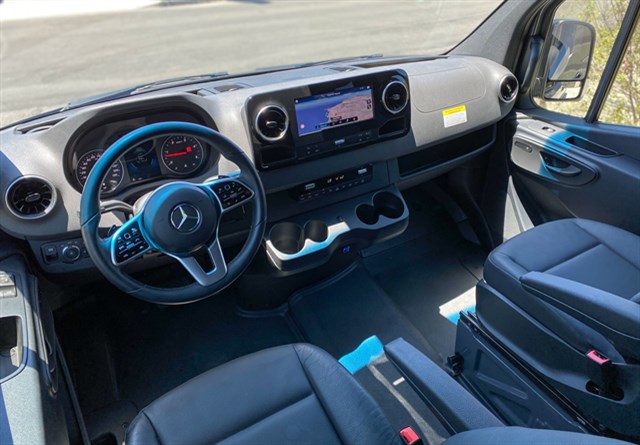 Mercedes-Benz Sprinter photo 12