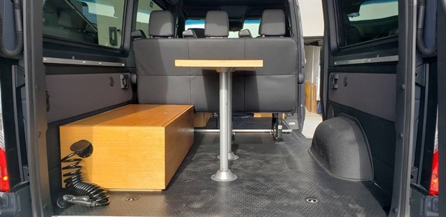 Mercedes-Benz Sprinter photo 16