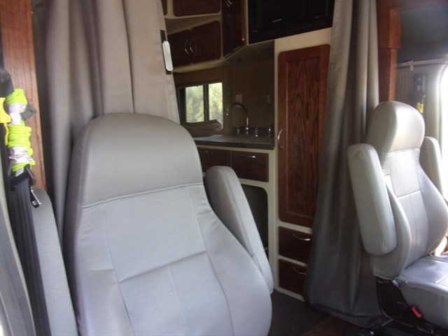 Freightliner Cascadia photo 8