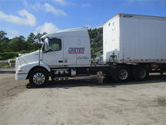 Volvo VNM photo 2