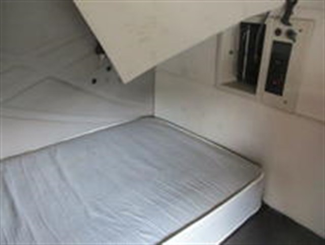 Volvo VNM photo 8