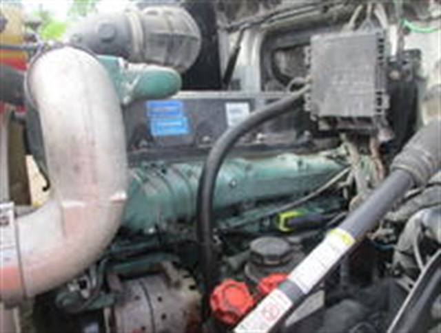 Volvo VNM photo 12