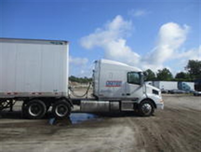 Volvo VNM photo 5