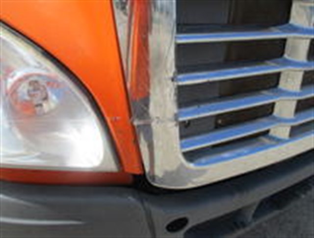 Freightliner Cascadia photo 5