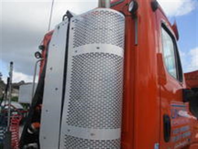 Freightliner Cascadia photo 13