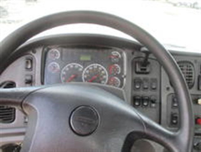 Freightliner M2 photo 12