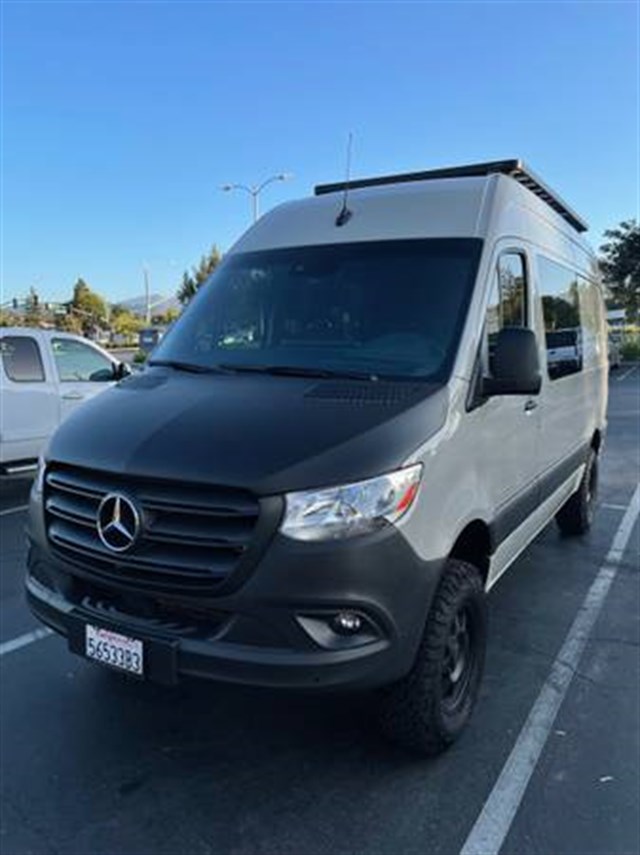 Mercedes-Benz Sprinter photo 3