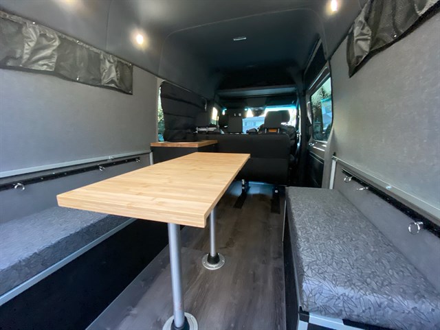 Mercedes-Benz Sprinter photo 15