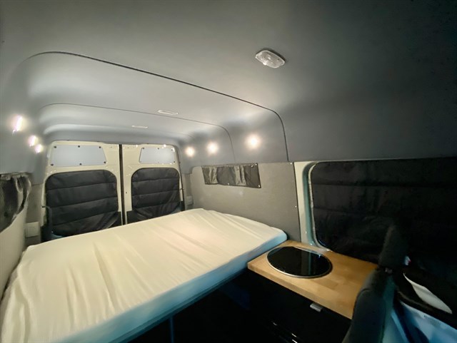 Mercedes-Benz Sprinter photo 17