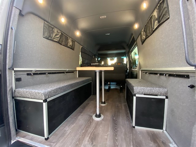 Mercedes-Benz Sprinter photo 14
