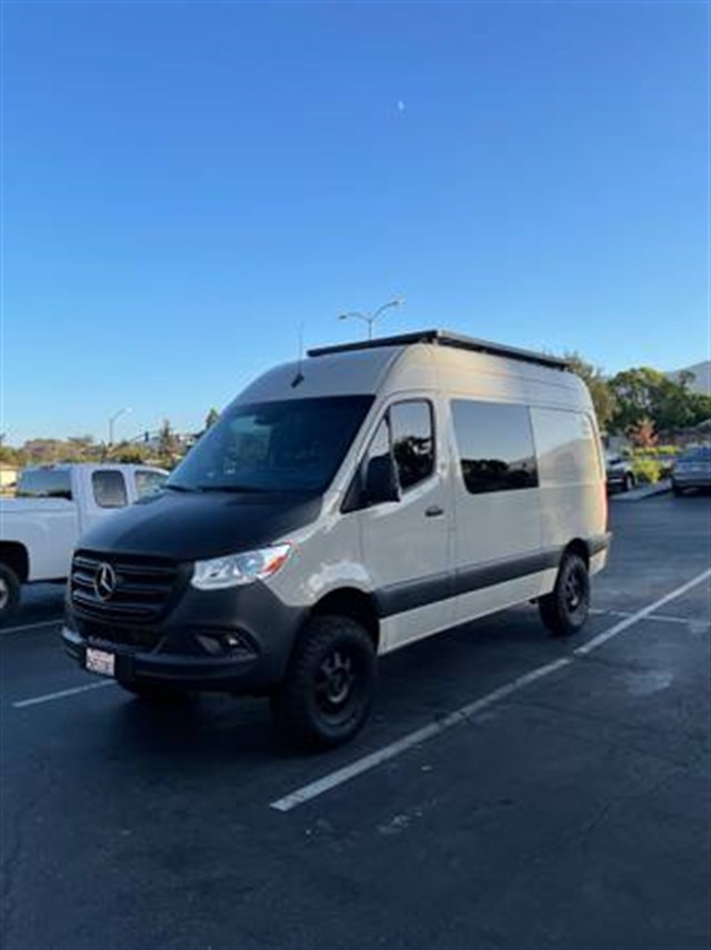 Mercedes-Benz Sprinter photo 4