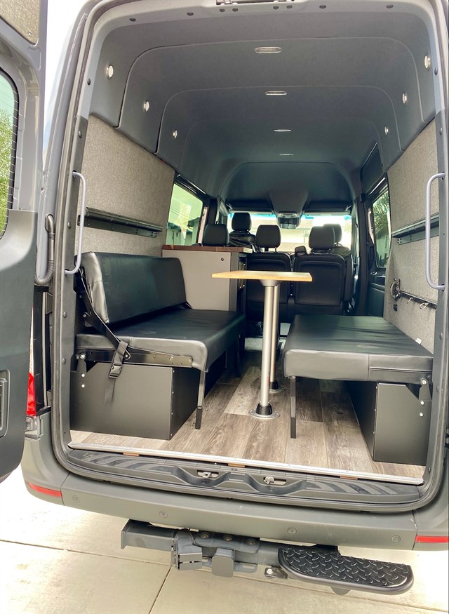 Mercedes-Benz Sprinter photo 16