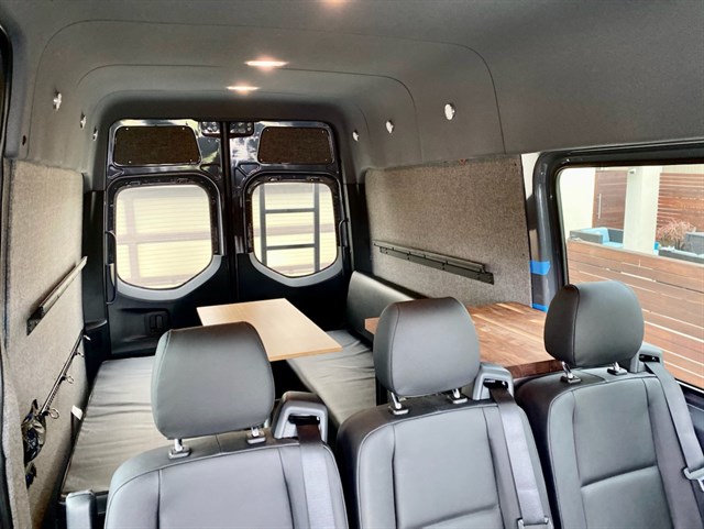 Mercedes-Benz Sprinter photo 20