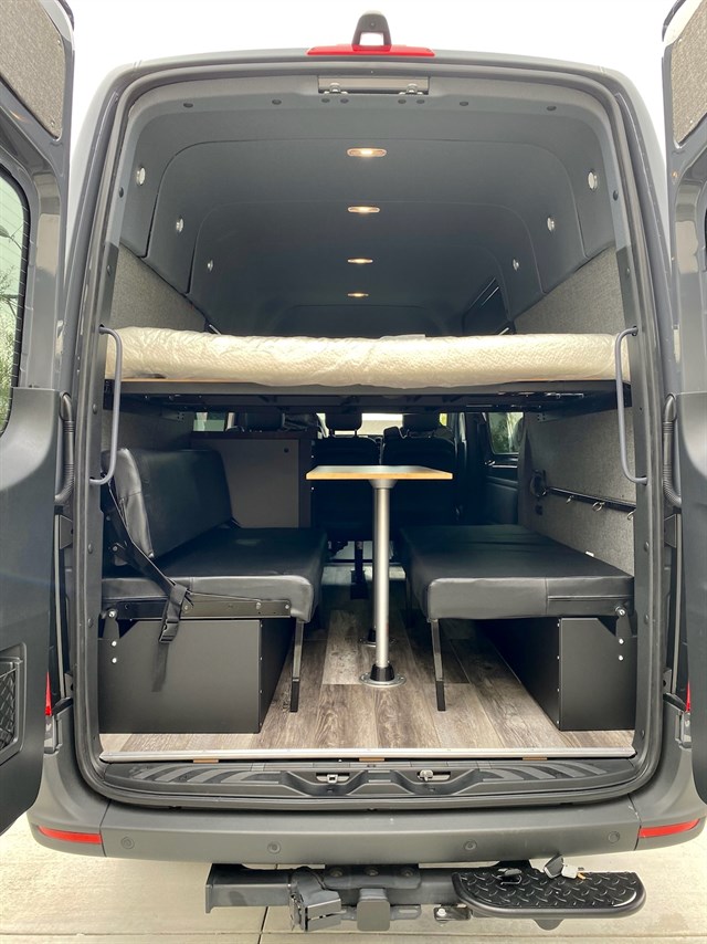 Mercedes-Benz Sprinter photo 12