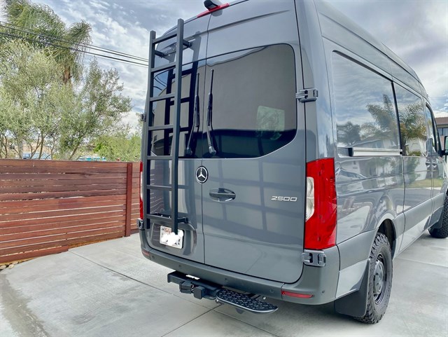 Mercedes-Benz Sprinter photo 3