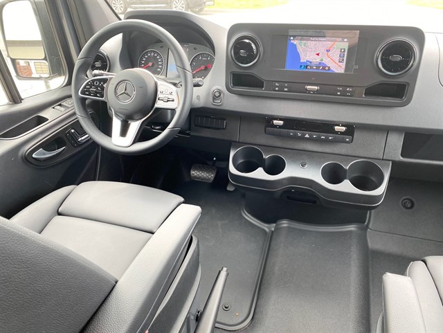 Mercedes-Benz Sprinter photo 7