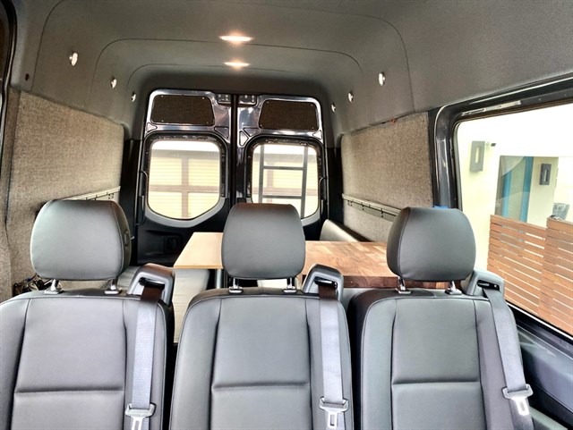 Mercedes-Benz Sprinter photo 19