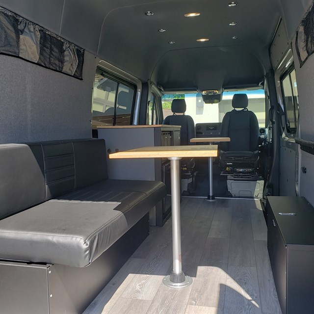 Mercedes-Benz Sprinter photo 6