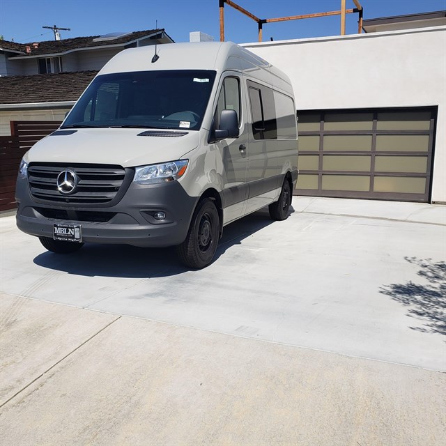 Mercedes-Benz Sprinter photo 2