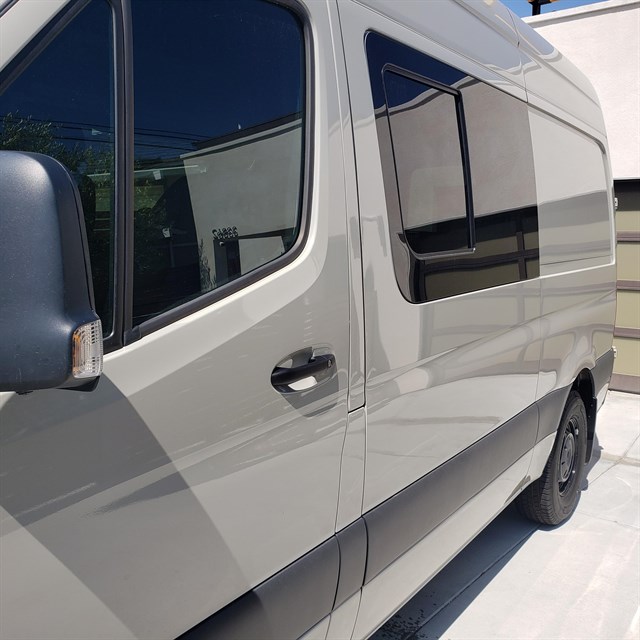 Mercedes-Benz Sprinter photo 3