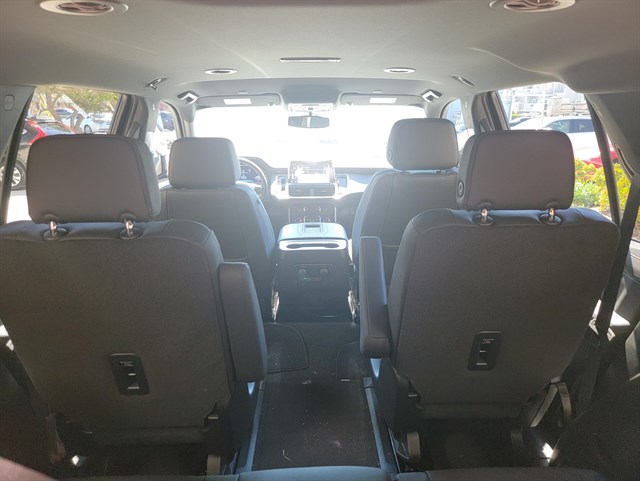 Chevrolet Tahoe photo 10