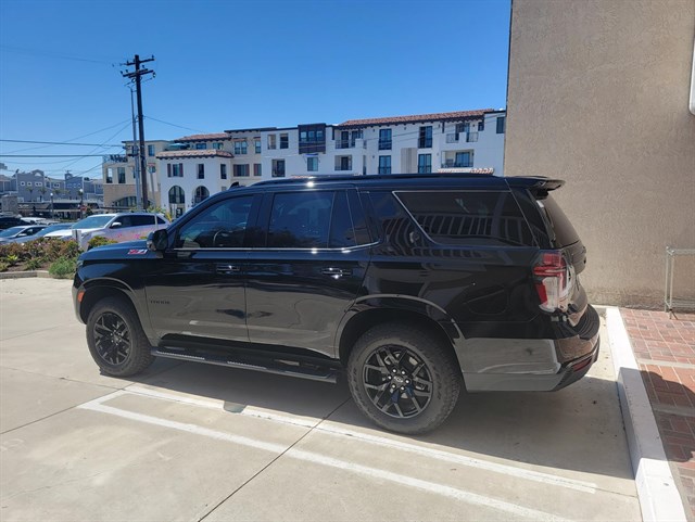Chevrolet Tahoe photo 3