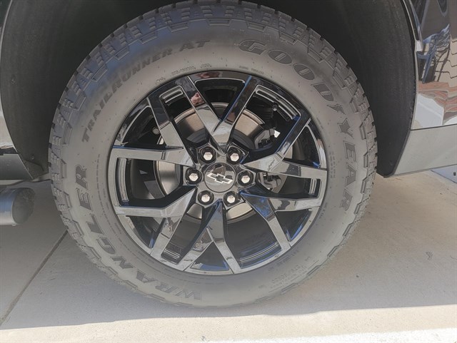 Chevrolet Tahoe photo 8