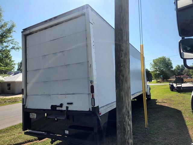 Ford F-750 photo 4