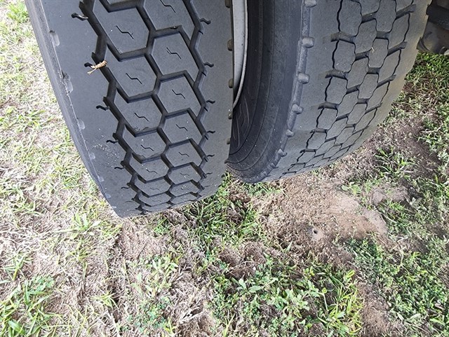 Ford F-750 photo 7