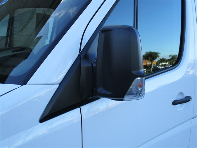 Mercedes-Benz Sprinter photo 24