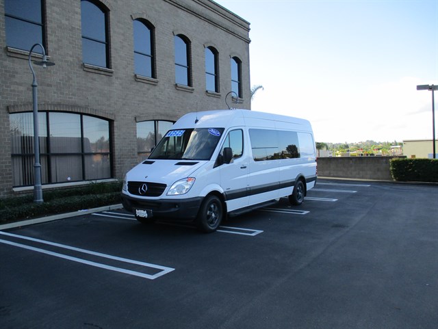 Mercedes-Benz Sprinter photo 3