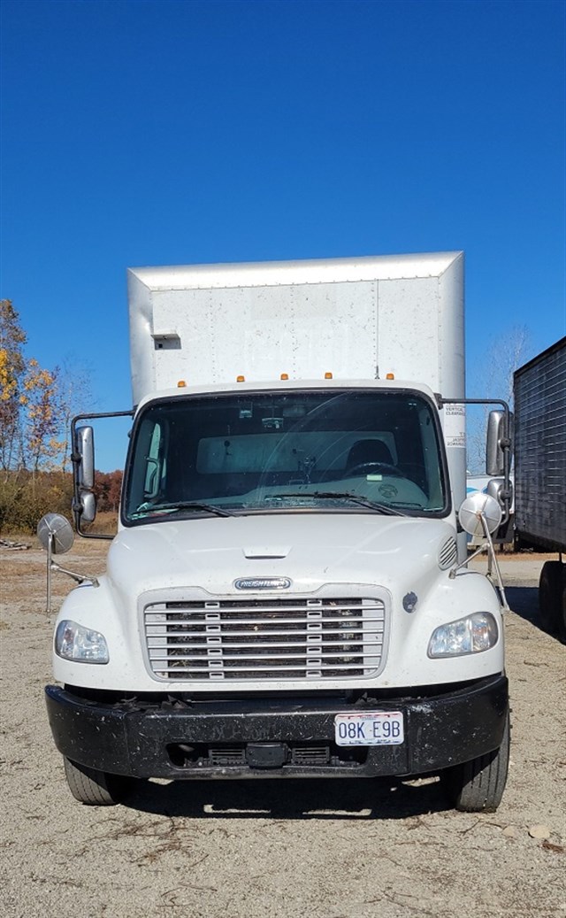 Freightliner M2 photo 9