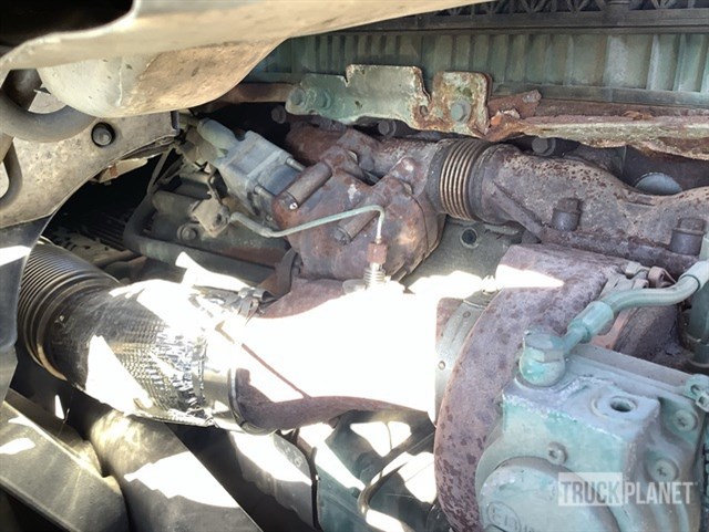 Volvo VNL670 photo 7