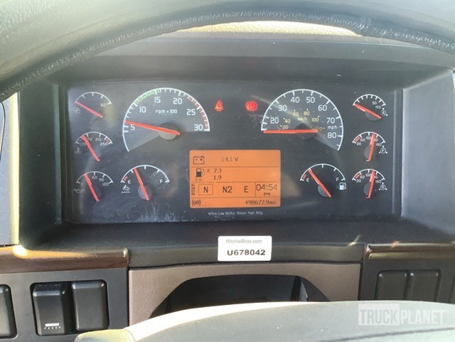 Volvo VNL670 photo 11