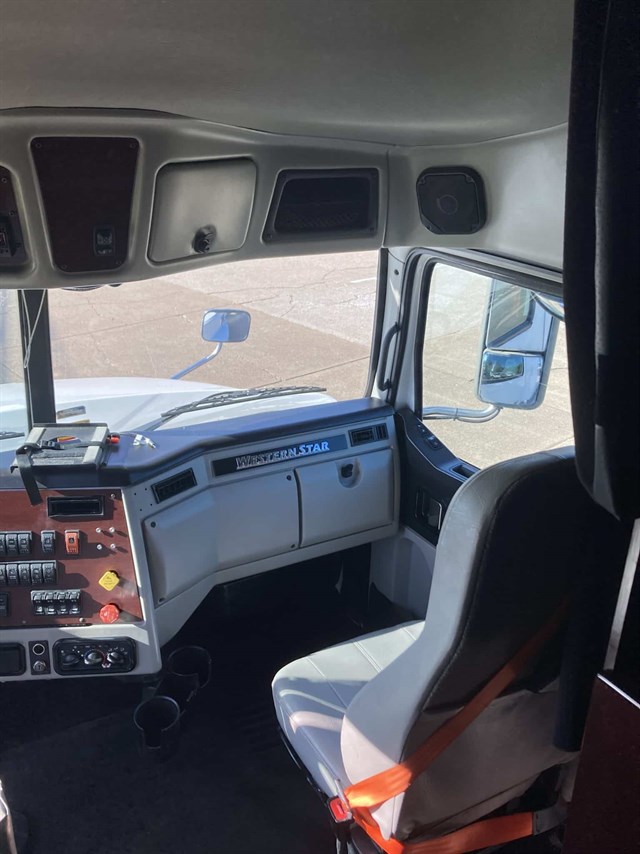 Western Star 5700XE photo 3